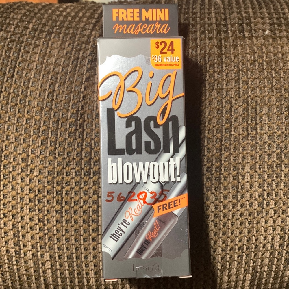 Sale: Pick 3-Benefit Big Lash blowout Mascara with mini